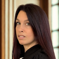Ma&icirc;tre Loredana FABBIANI