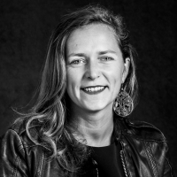 Anne DAULT