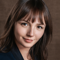 Julia PELFR&Ecirc;NE