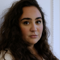 Julie YOUNES