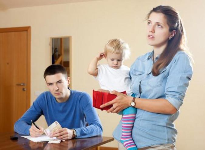 En cas de divorce, qui doit payer la pension alimentaire ?