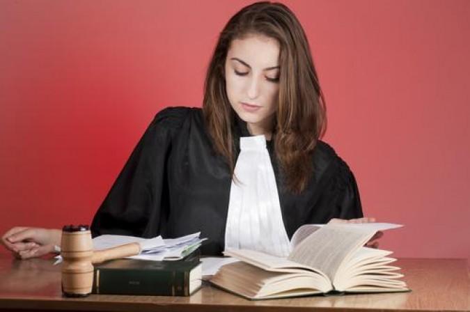 Est-il obligatoire de recourir à un avocat pour divorcer?
