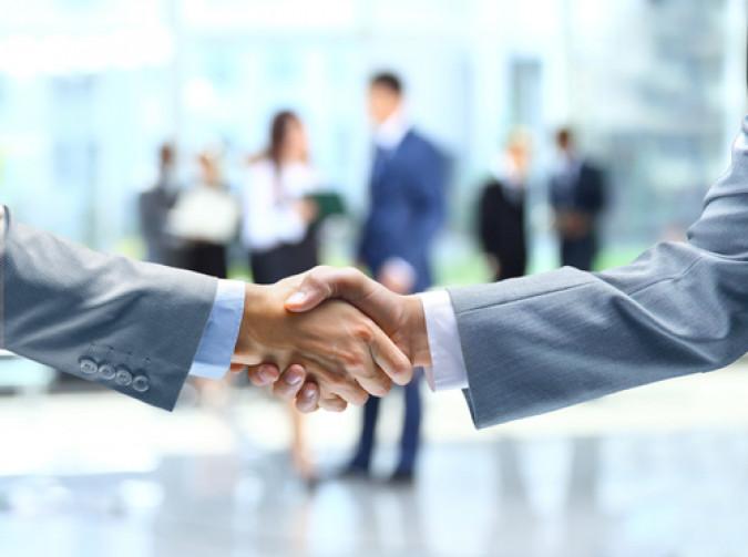 La renonciation à la qualité d'associé par le conjoint d'un associé ne peut pas être définitive